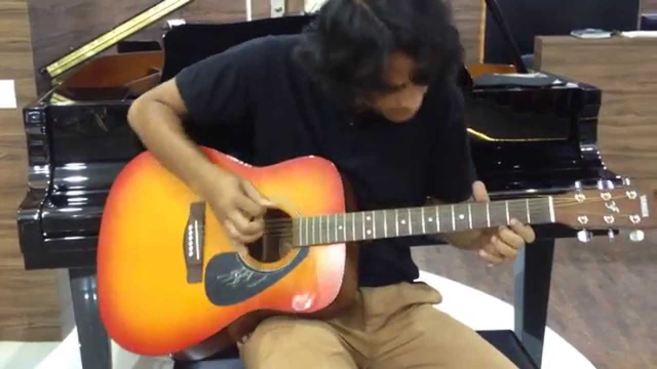 A superb Guitarist with Yamaha F310