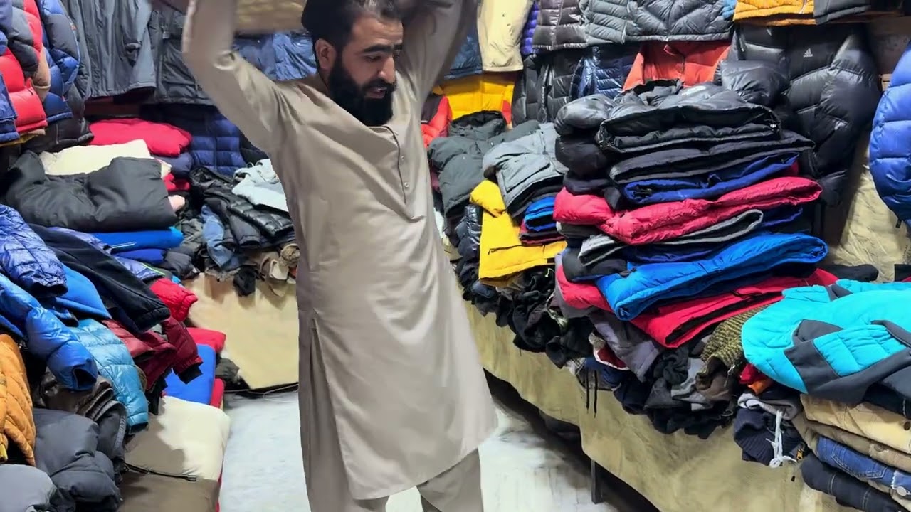 Sale 2500 Sale 2500 Rehman bag and jackets 03115065372