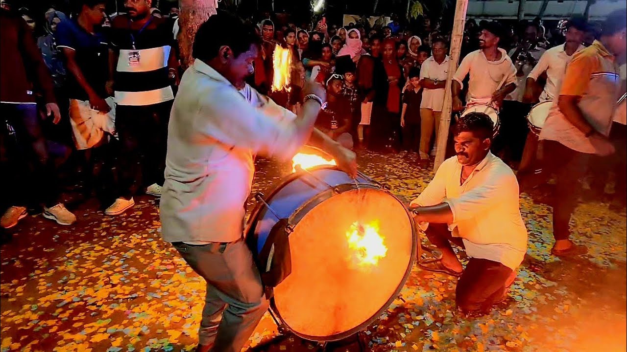 പഴയ കാലം ഓർമ വരും  തീ പന്തം കൊണ്ട് വീസിയടി #fireropebol #oldbandset