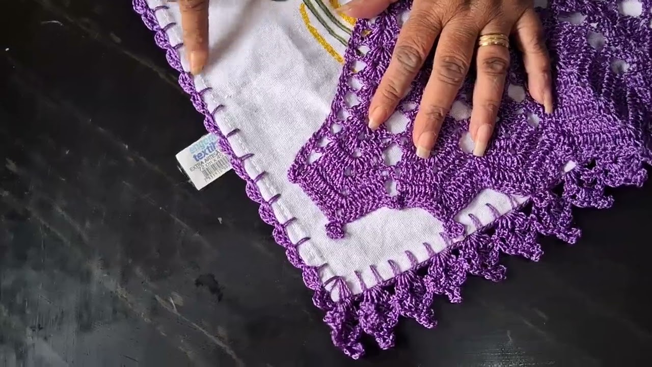 Saia de boneca de pano de prato lilás