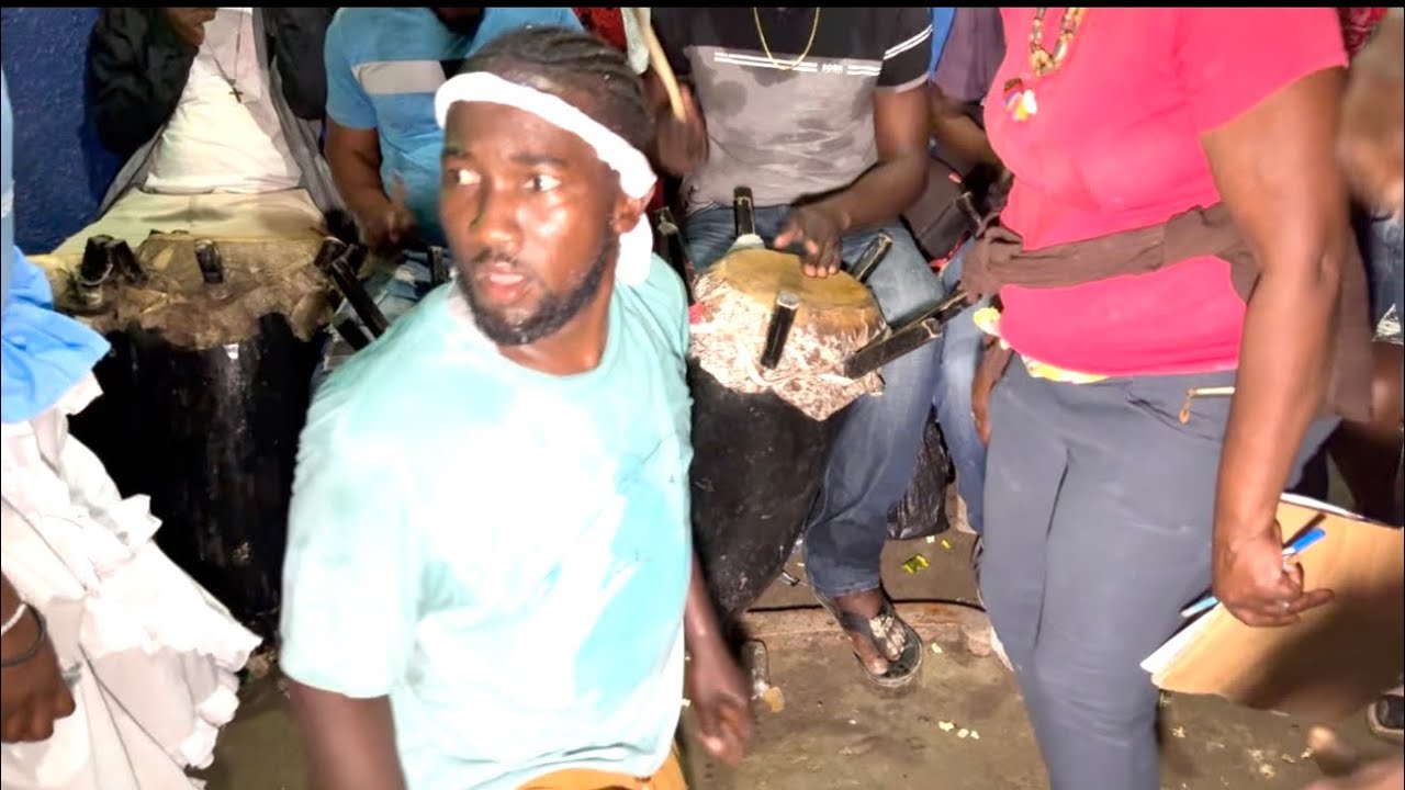PLIZYÈ LWA SAYO AP MANIFESTE ANSANM PANDAN SEREMONI VODOU POU FILOMISE KAY BÒKÒ MOLIS LIMONAD