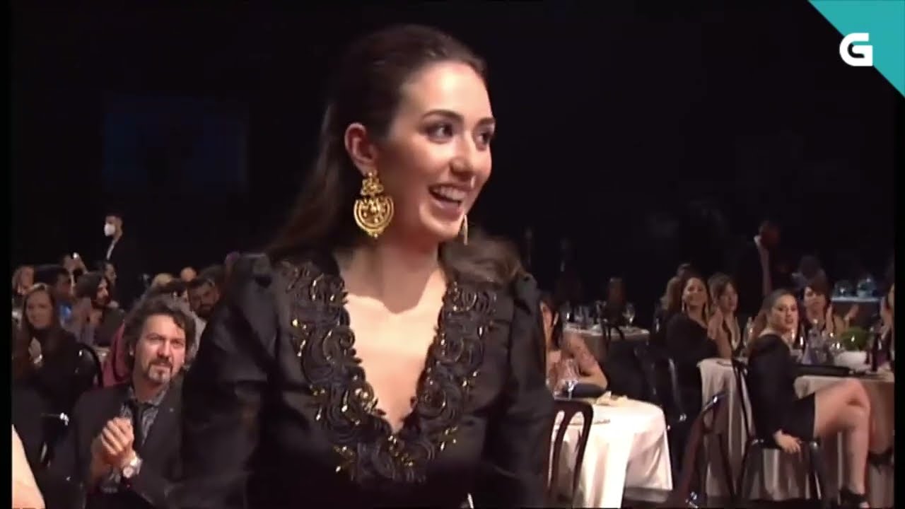 Esther Estévez recolle o premio Mestre Mateo a mellor comunicadora
