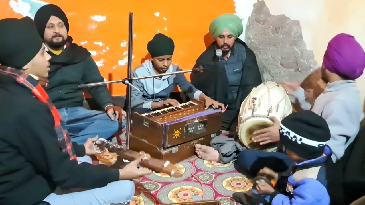 ਡੁੱਬਦੇ ਪੱਥਰਾਂ ਨੂੰ ਤਾਰਨ ਵਾਲਿਆ ਸਾਡੀ ਵਾਰੀ ਕਦੋਂ ਆਊਗੀ