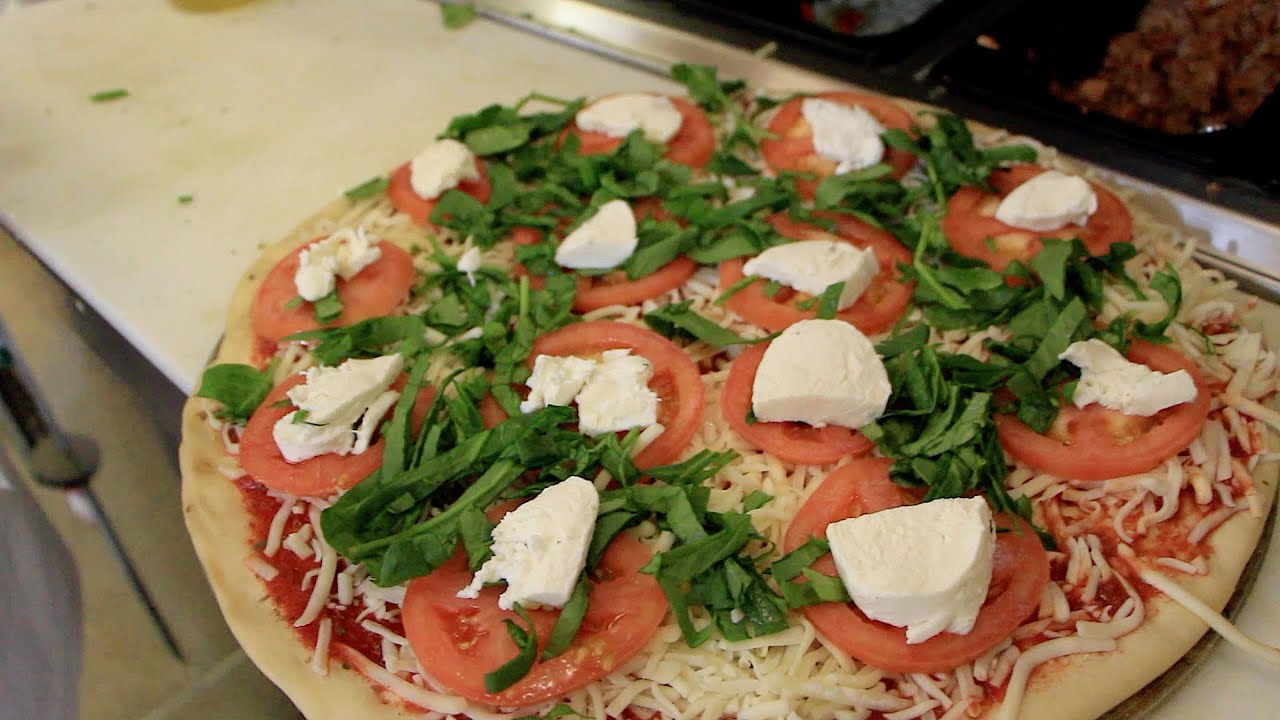 Rutgers Dining Halls Prepare 35,000 Meals Daily