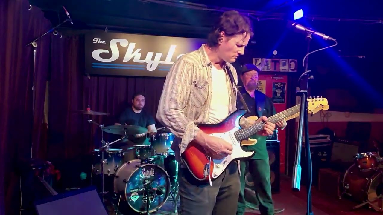 Gary Cain live in Austin TX - While We Cry