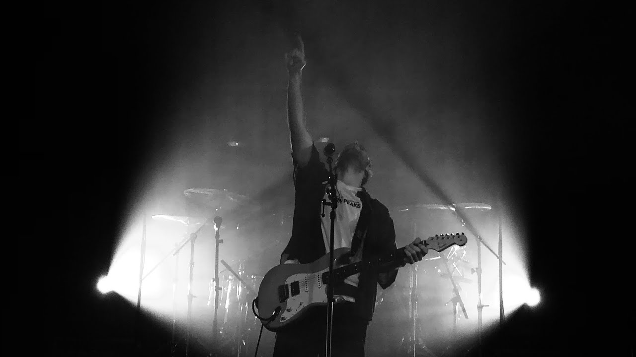 Adamlar - MEZARA KADAR live @ JJ ARENA