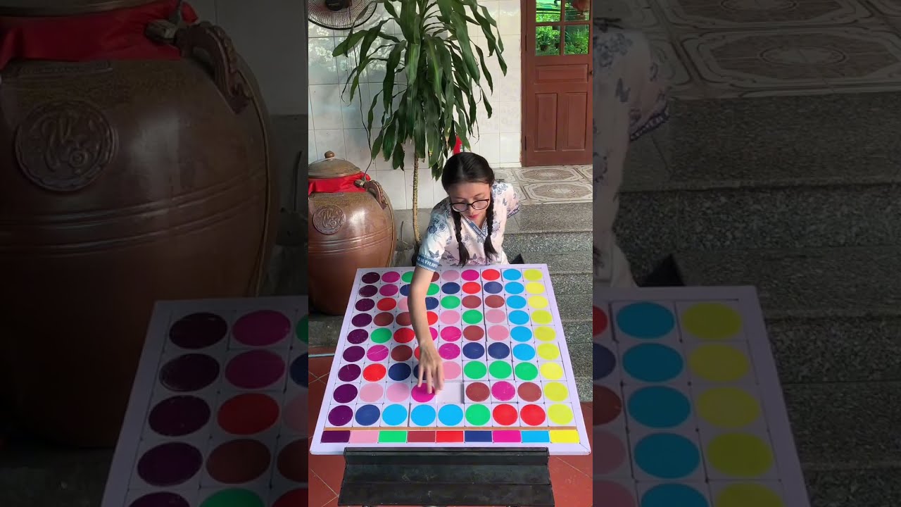 Puzzle sorting ball game challenging logic puzzle