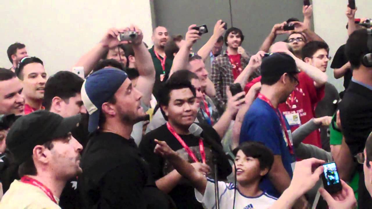 CM Punk Crashes WWE Panel At 2011 Comic-Con