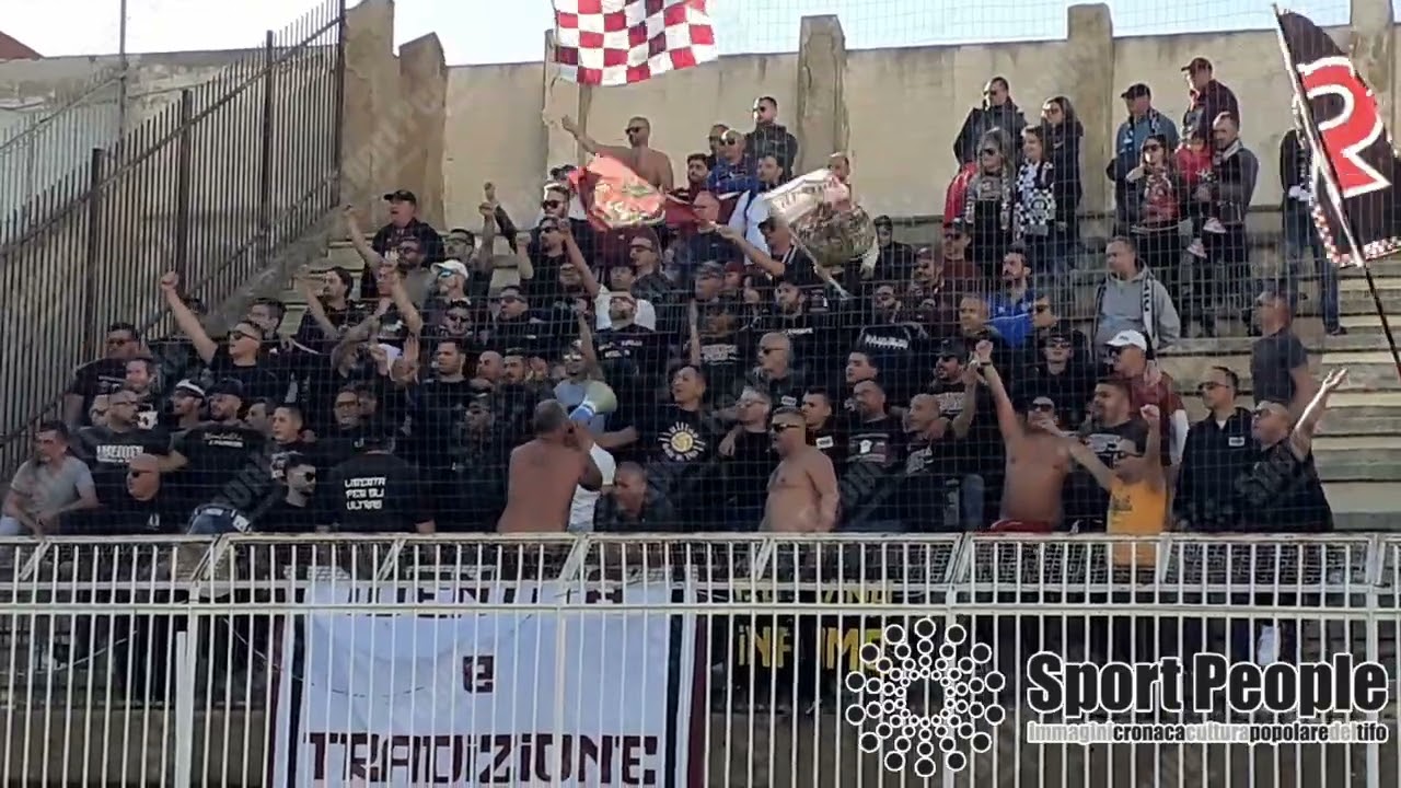 🆚 Akragas-LFA Reggio Calabria 2023-24: il tifo del settore ospiti all'Esseneto di Agrigento