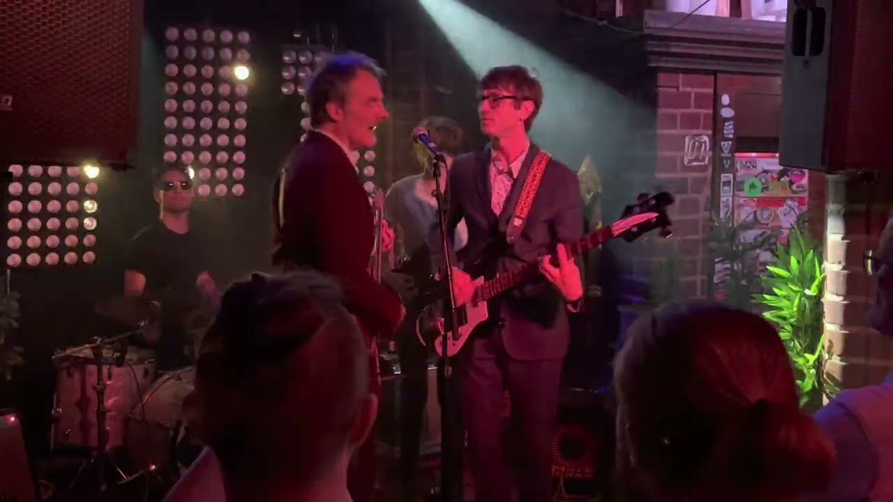 Mike Viola - That thing you do, w Brendon Urie Jake Sinclair Rachel White live in Hamburg 22/2/2023