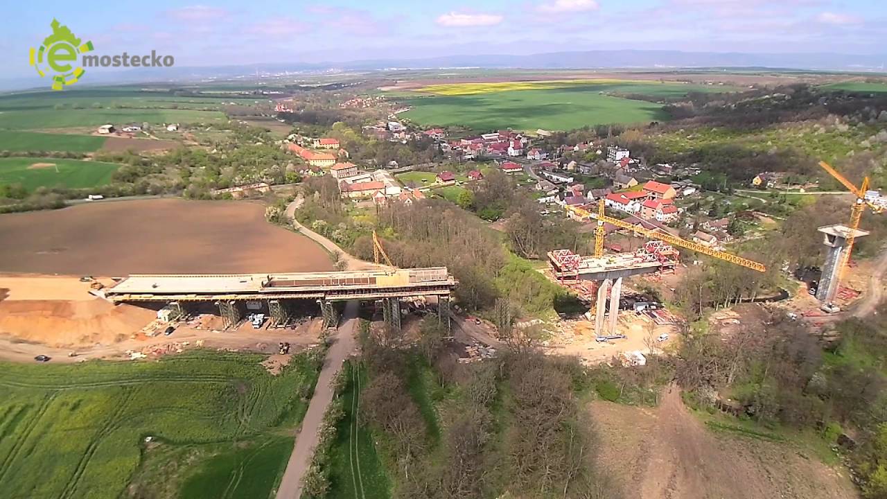 Stavba půlkilometrového mostu nad Velemyšlevsí