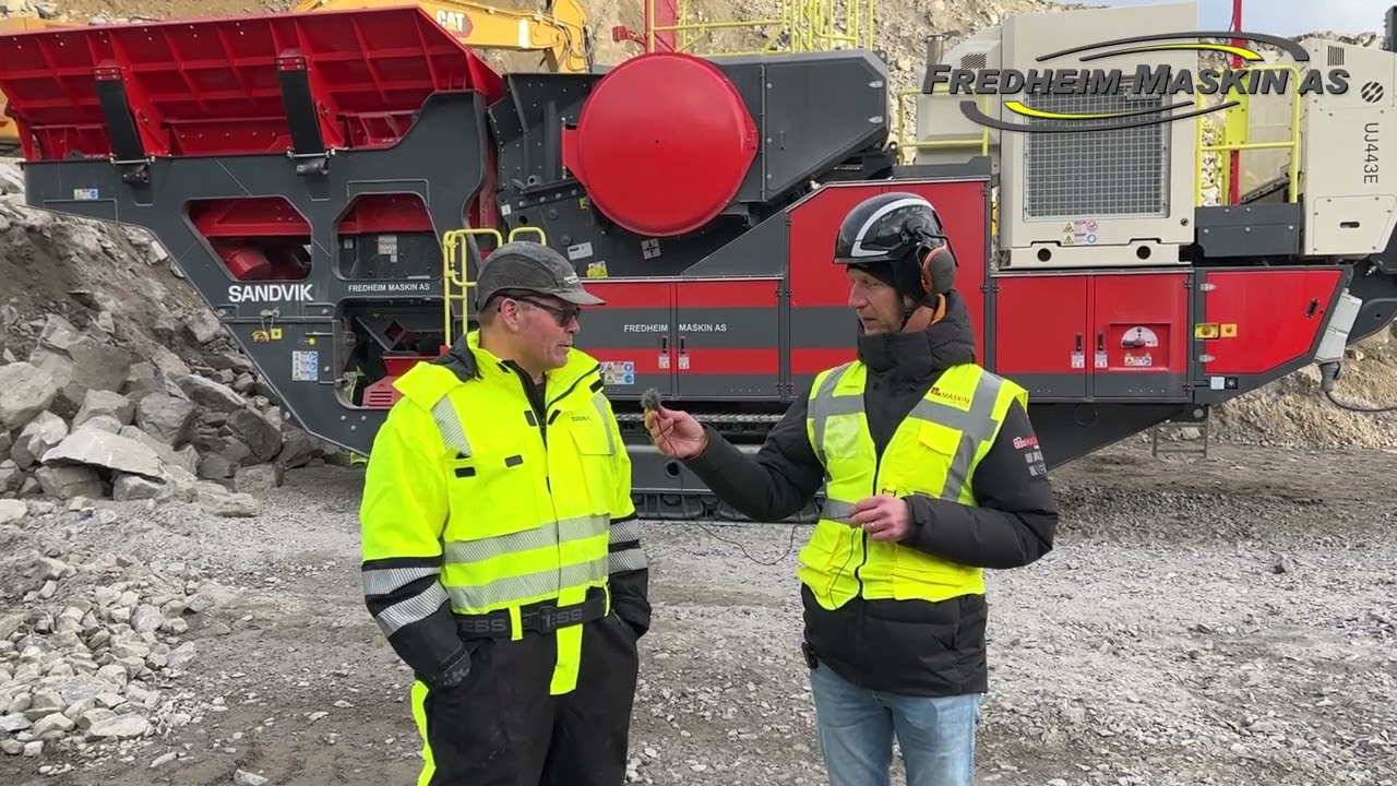 Svein Fredheim presenterar våra maskiner. Världsnyheten Sandvik UJ443E