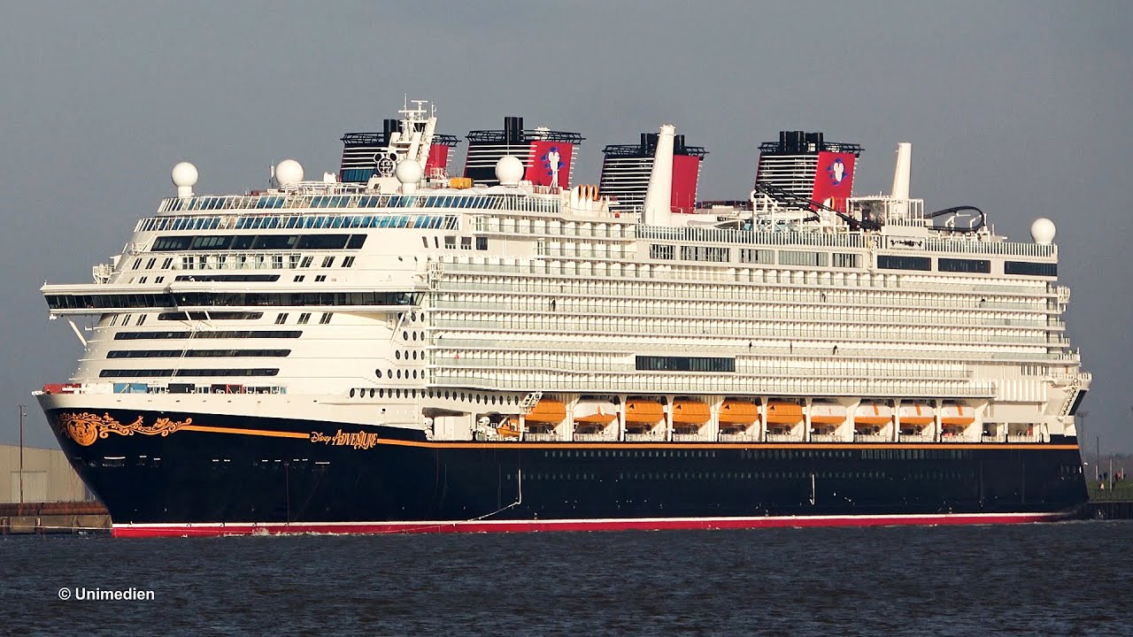 DISNEY ADVENTURE | departure of DISNEY CRUISE LINE ship from inland port of Bremerhaven | 4K-Video