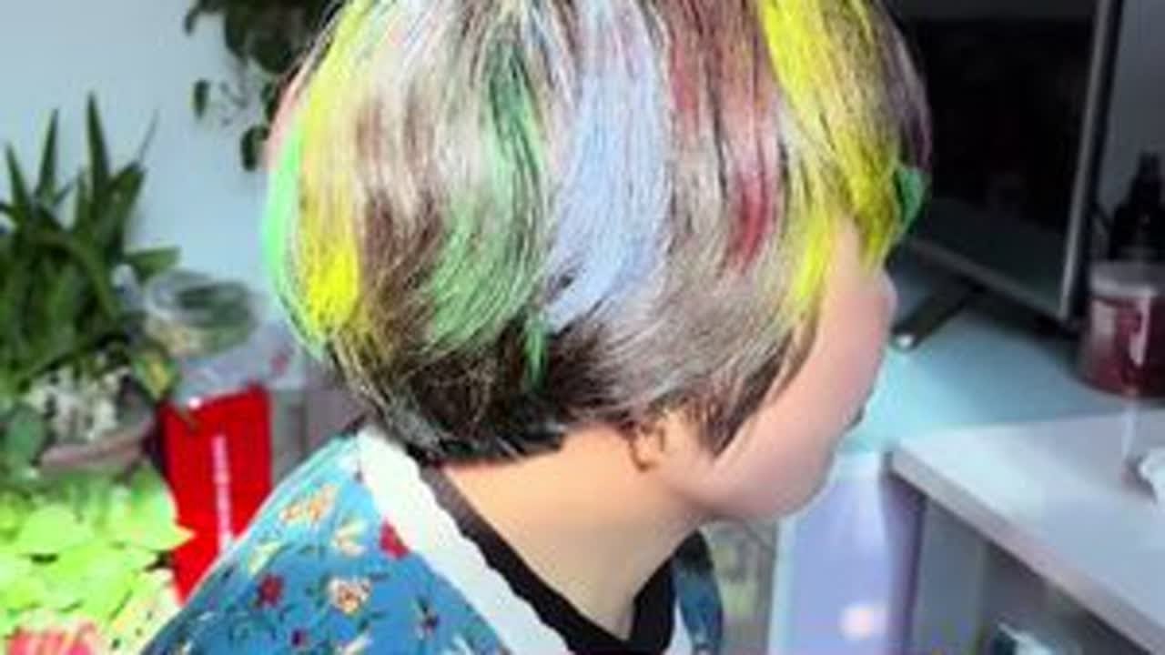 来看看我们娘俩的新发色怎么样？搞好造型，坐等吃席！#我的乡村生活 #vlog日常
