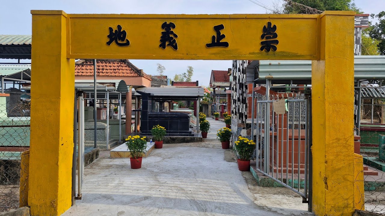 MTQ mua bông cho khu mộ người Hoa ở Bình Đại