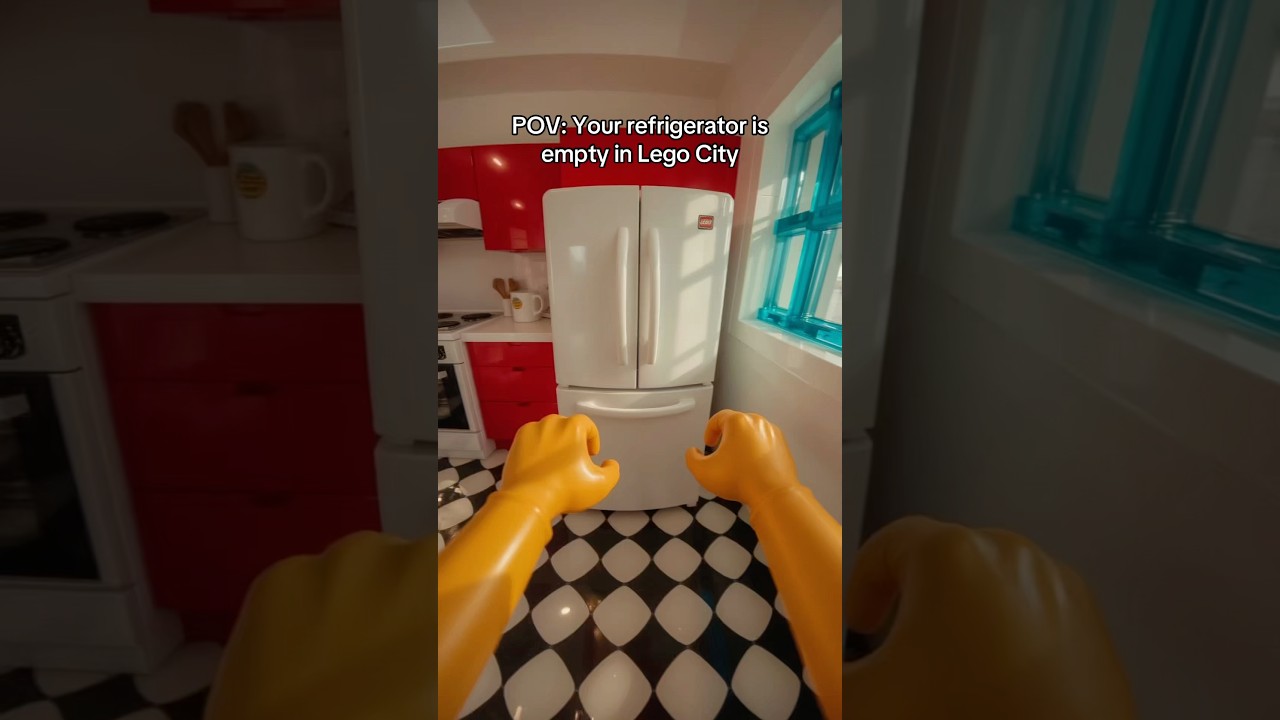 Shopping bags have special features in Lego City🛍️👀 