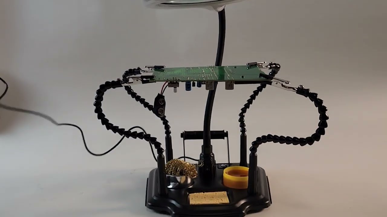 ZD-11M-3 PCB Holder with 4 Flexible Arms and LED Magnifier Lamp &mdash; Unboxing