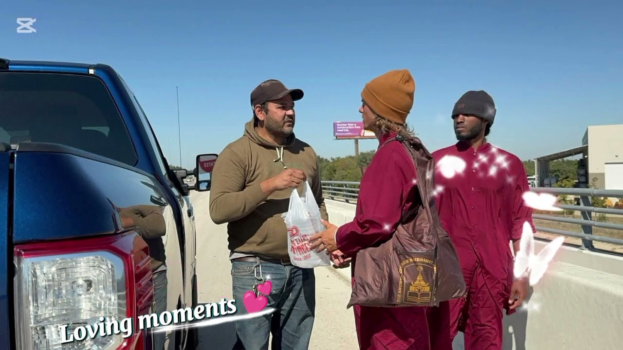 💕💕💕🙏🙏🙏🕊️🕊️🕊️ Loving moments ❣️ #peacewalk #love #buddhistmonks 