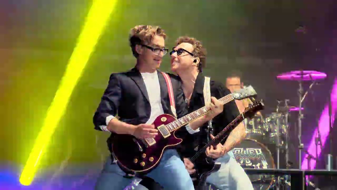 McFly - Five Colours in Her Hair | Live in Vivary Park, Taunton