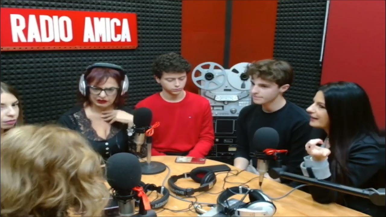 📻𝐑𝐀𝐃𝐈𝐎 𝐀𝐌𝐈𝐂𝐀📰𝐀𝐌𝐈𝐂𝐀 𝐍𝐄𝐖𝐒🗞️       𝐂𝐎𝐒𝐀 𝐒𝐔𝐂𝐂𝐄𝐃𝐄 𝐈𝐍 𝐂𝐈𝐓𝐓𝐀̀                    𝑷𝑰𝑿𝑬𝑳 𝑫𝑰 𝑺𝑬𝑷𝑷𝑰𝑨