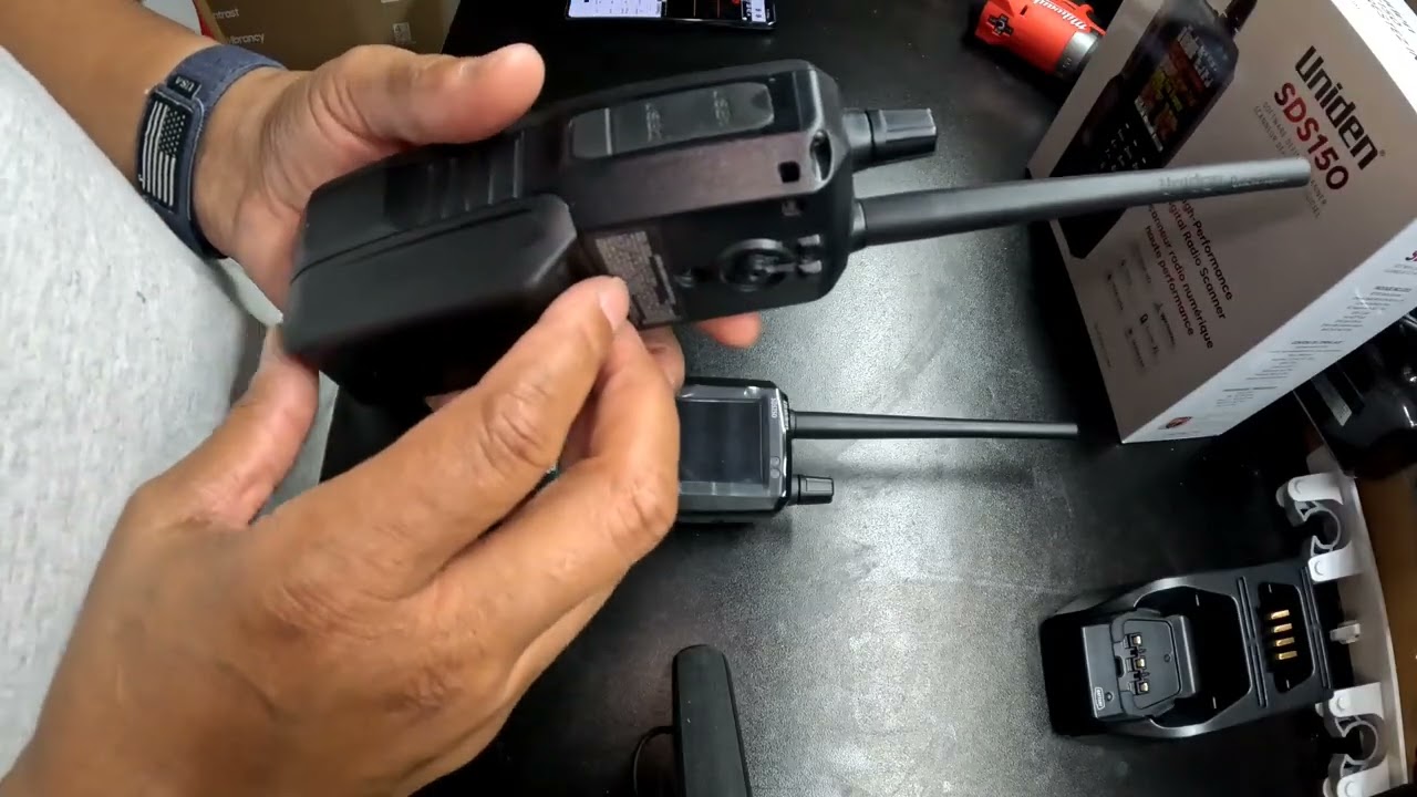 UNIDEN SDS150 SCANNER REVIEW AND U/AWARE SO AWSOME 