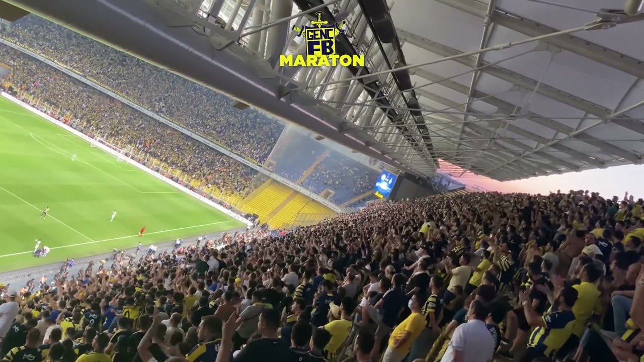 FENERBAHÇEMİZ x Dinamo Kiev Maçı Maraton Üst Tribünü #EfsaneMaraton