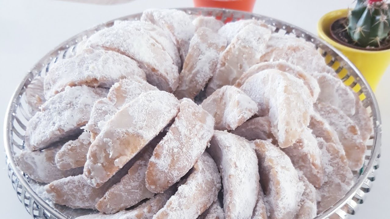 حلوى بالكاوكاو والزنجلان،هلاليات،بدون بيض،تذوب في الفم👌😋gâteaux au cacahuète et graines de sésame