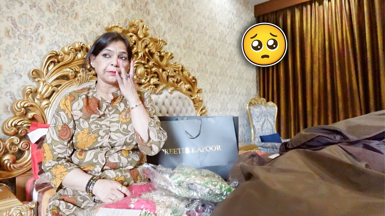 Beti ki Shadi ka Lehnga lete Time hue Emotional