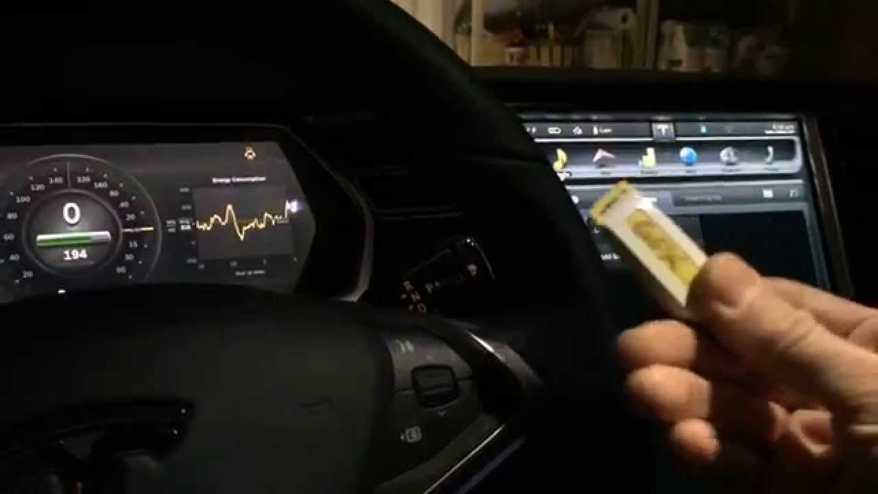 Tesla Model S can play FLAC lossless audio files off a USB drive