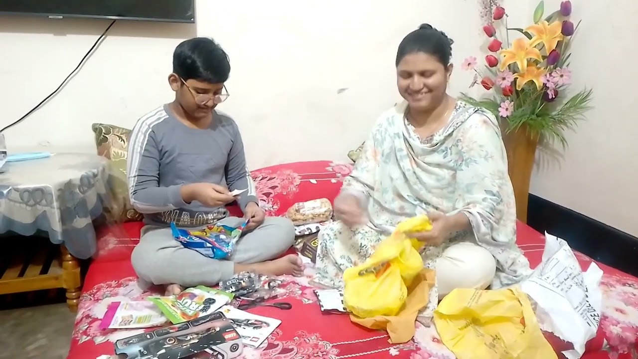দূর প্রবাস থেকে ছোট ভাই ভালোবেসে আমার জন্য কি কি পাঠিয়েছে