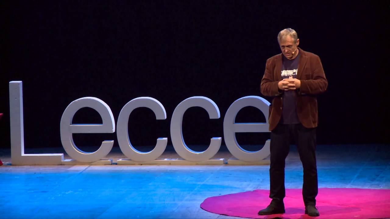 Il racconto della super stampante 3D che produrrà case a basso costo | Massimo Moretti | TEDxLecce