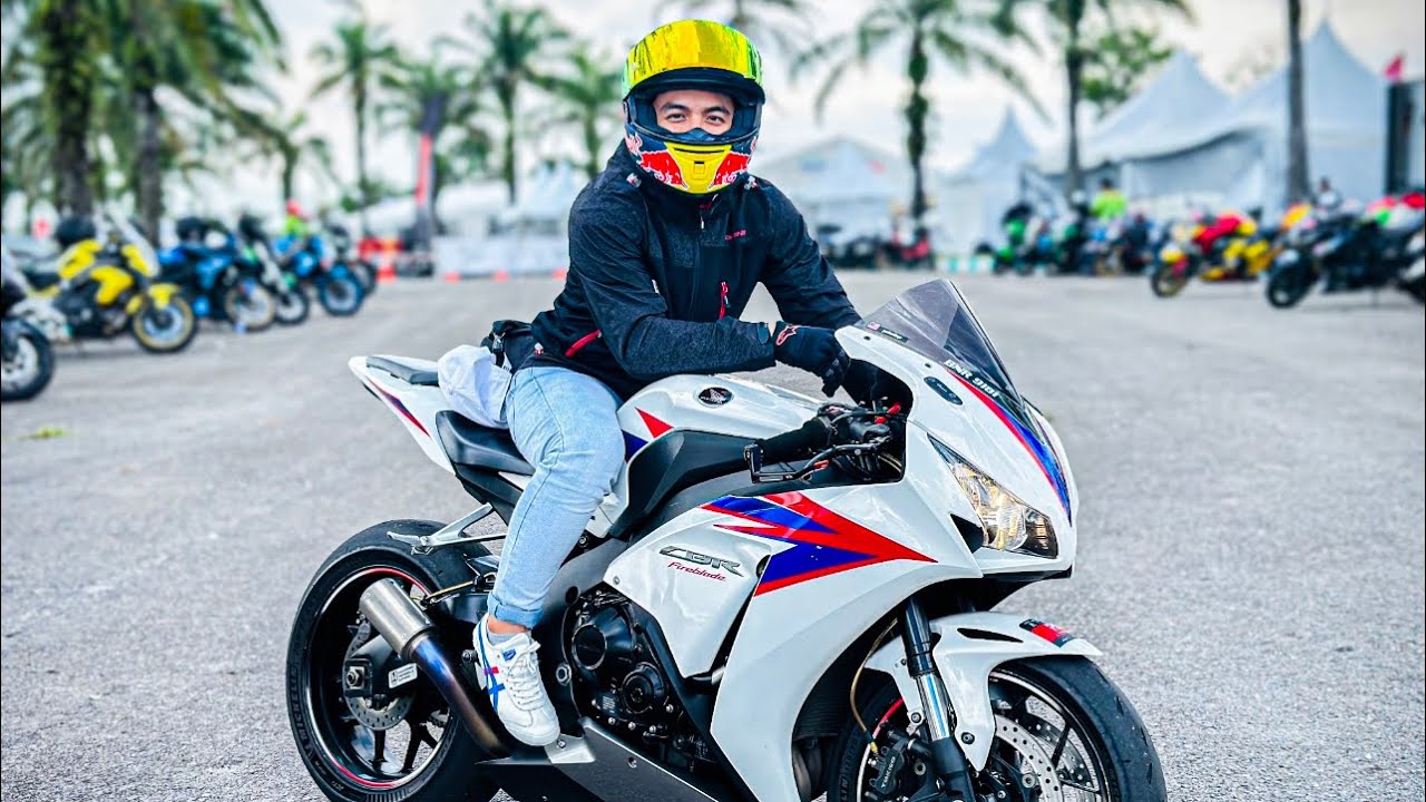 2015 Honda CBR1000RR Fireblade. Alhamdulillah Dapat Jugak Upgrade!
