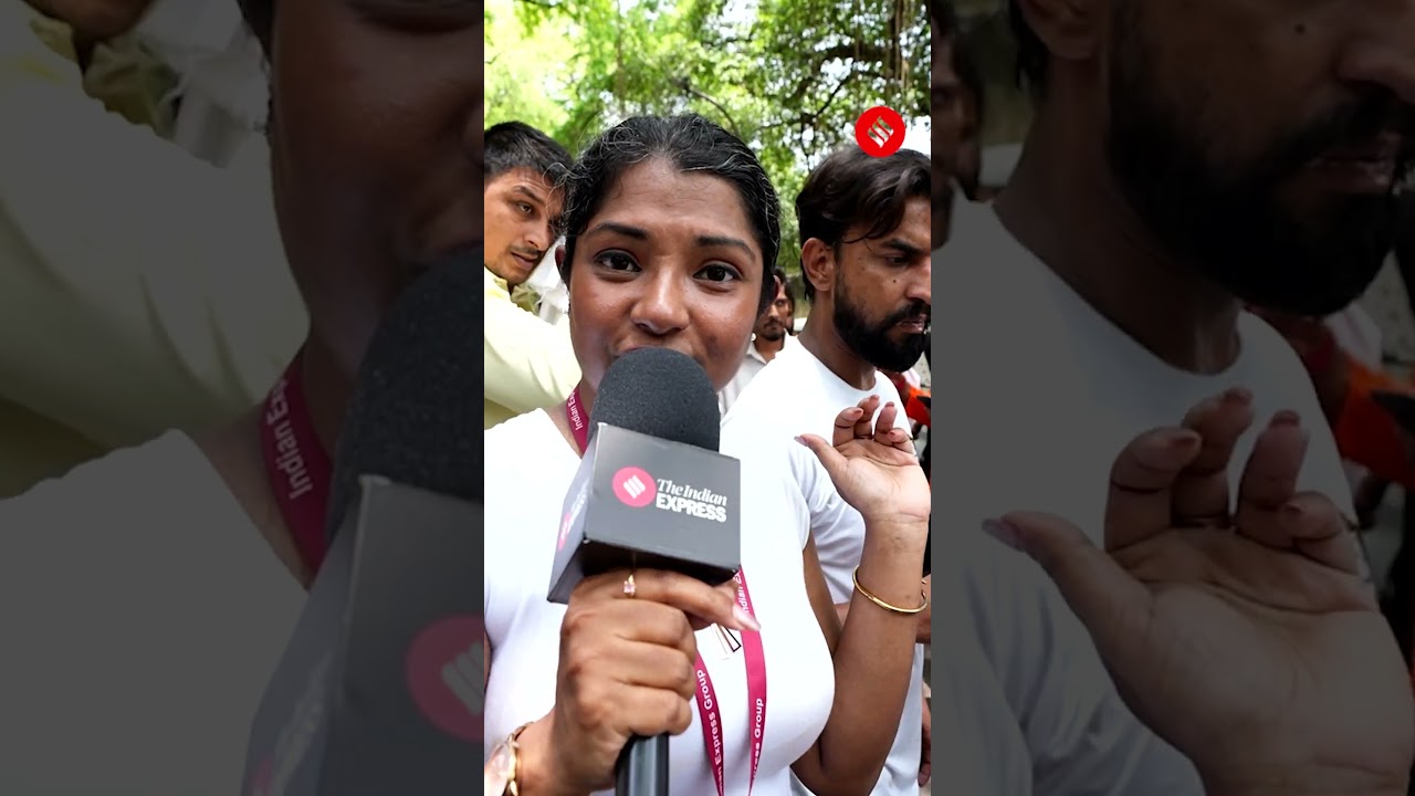 Group Chanting &lsquo;Jai Shri Ram&rsquo; Taken Out of CJP Protest Site by Police
