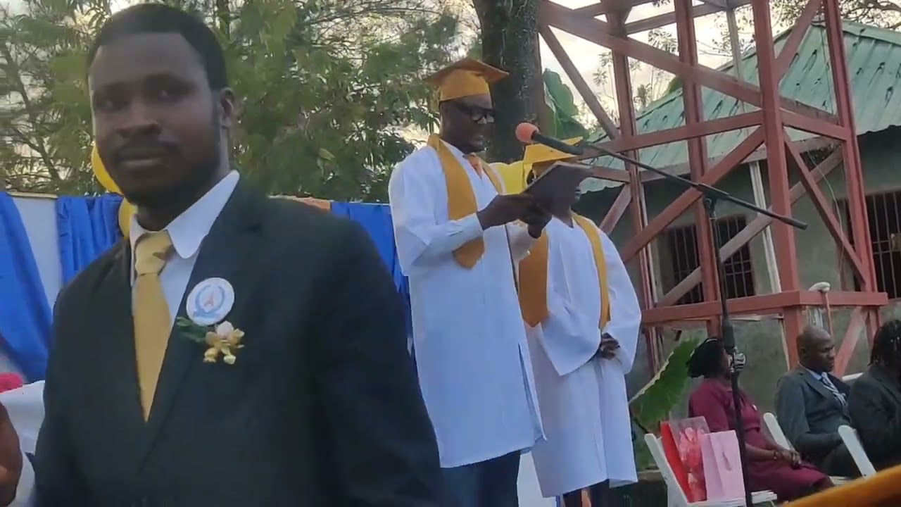 Discours des Lauréats lors de la graduation des étudiants en Informatique. @dorviluskenny 