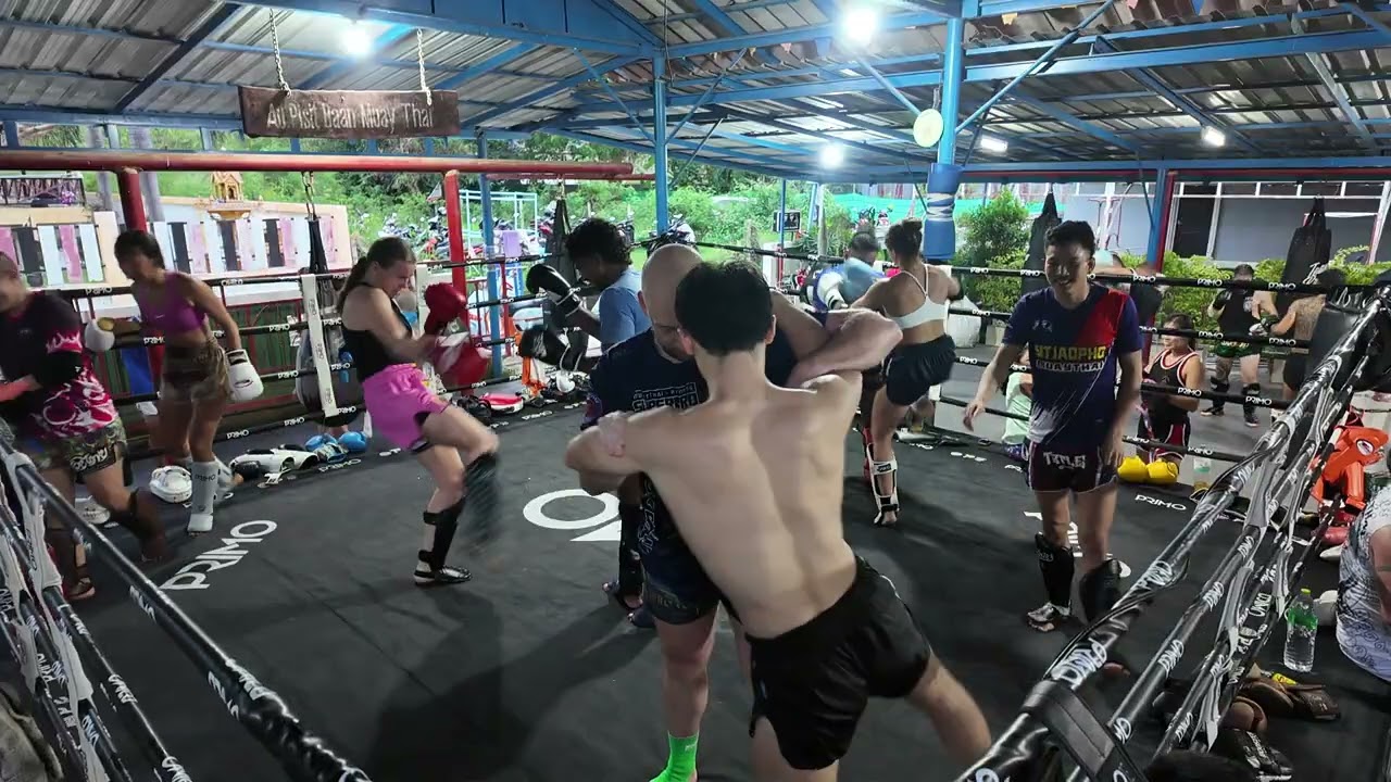 sitjaopho muay thai gym. sparring. 19 november 2025.