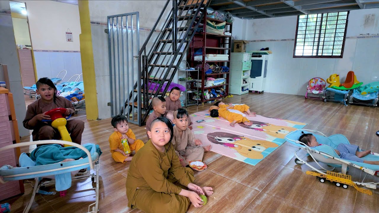 Nhà hảo tâm tặng quà tết đến mái ấm nơi nuôi dạy trẻ mồ côi ở Bến Tre