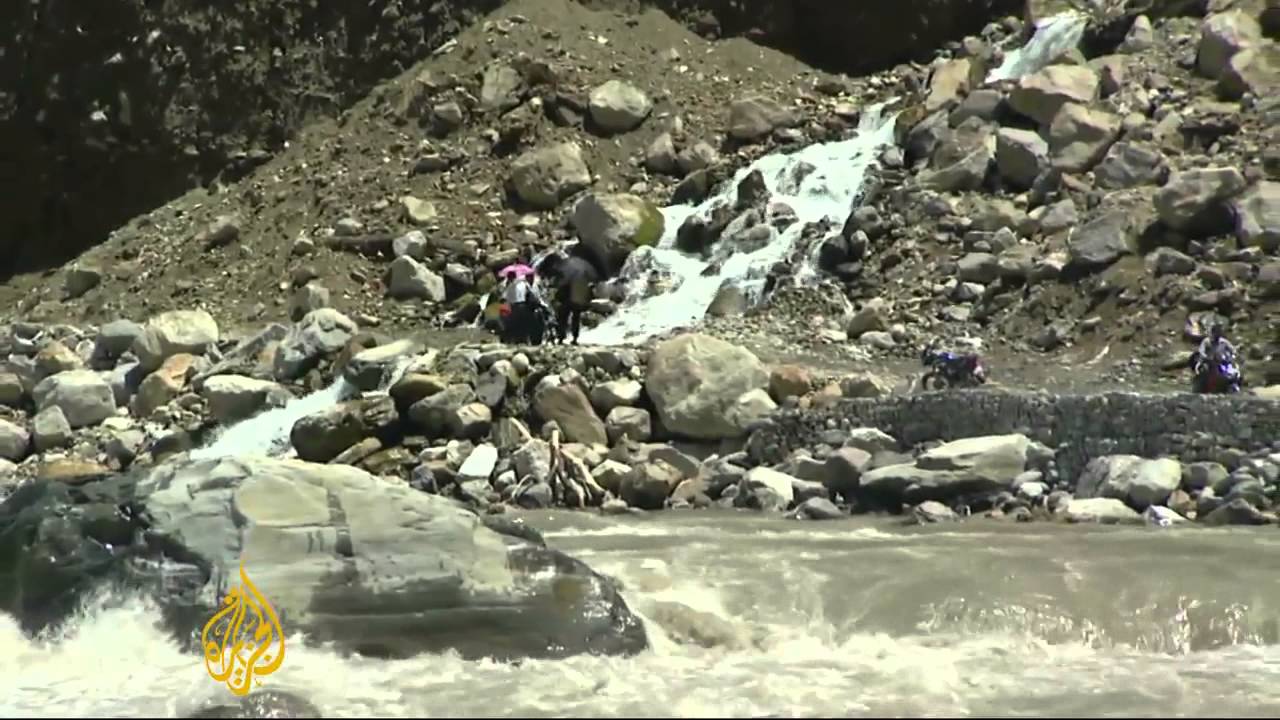 India flood victims continue to struggle