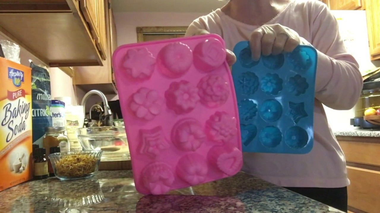 Making 2 different Shower Melt Steamers Naturally .