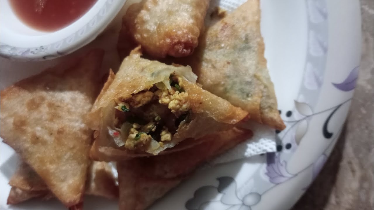 Iftar & Tea-Time Special: Crispy Chicken Keema Samosa! 🌙☕
