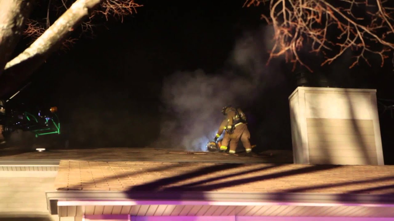 ShapPhoto - Lincolnshire townhouse fire injures one 4-3-13