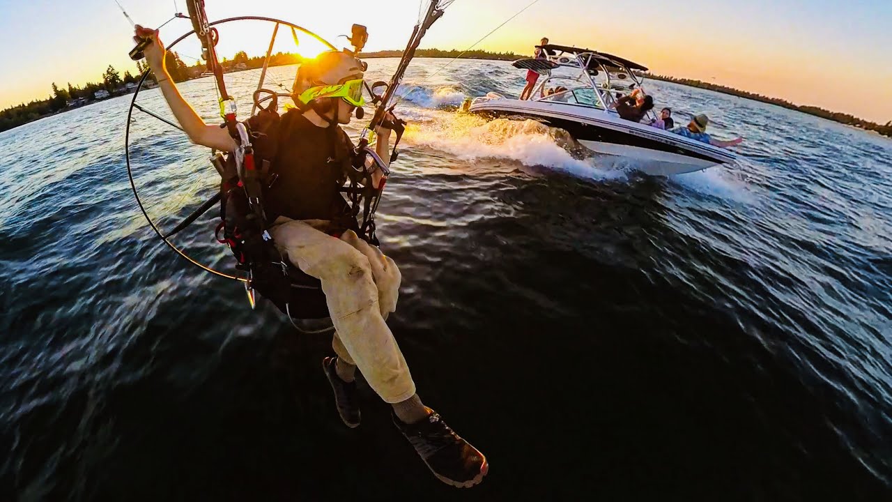 CHASING BOATS ON MY PARAMOTOR. (Summer in Washington)