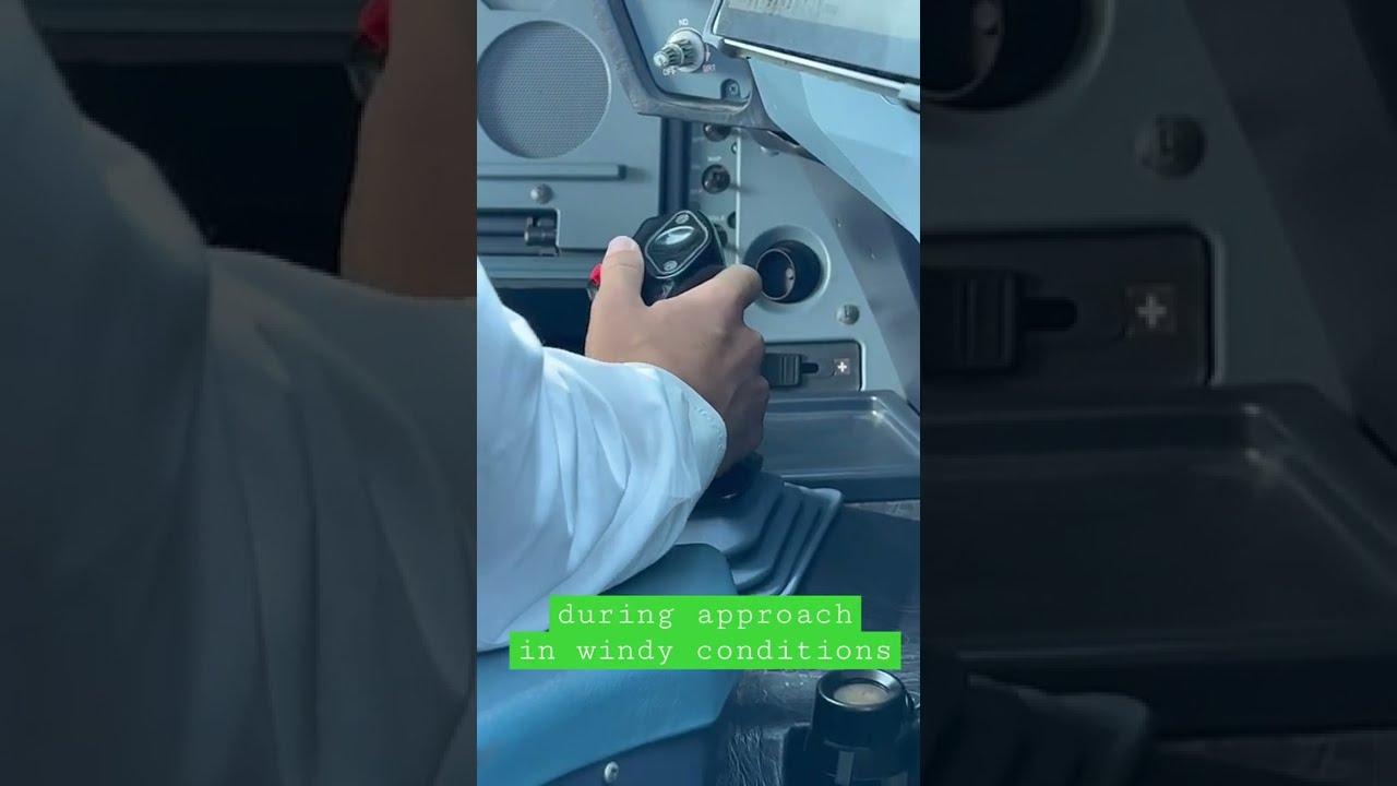 Airbus Pilot Side Stick - look at this 👀 ❗️Inputs during approach - #shorts. Check In Captain Max ✅