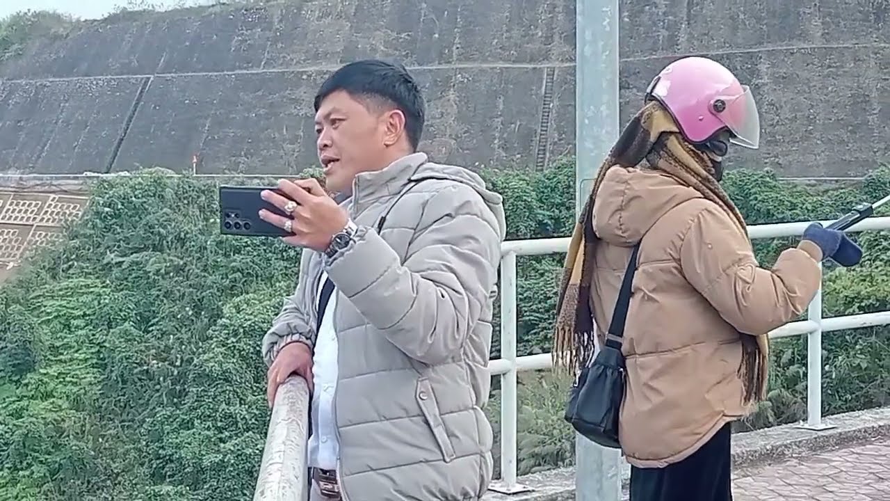 Kim Cương Lên Thủy Điện Bản Chát Chơi Một Mình Hát Buồn Quá