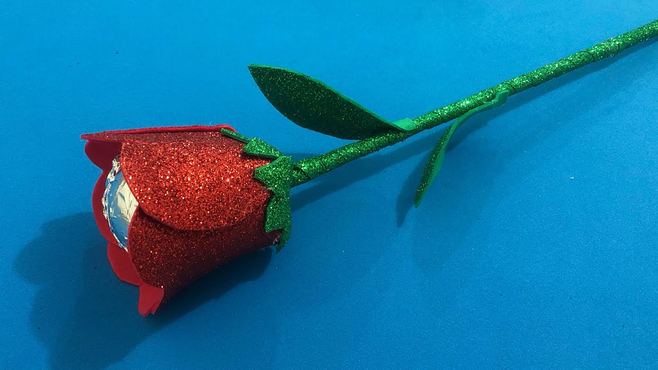 Como Fazer Flor Coração em E.V.A Porta Bombom/Lembrancinha Dia das Mães 🌹