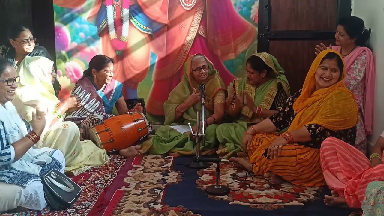 सुंदर प्रस्तुति 😍🙏 बहुत प्यार करते हो दुनिया से तुम 🕉️❤️ #bhajan #bhaktisong #viralvideo #kirtan 