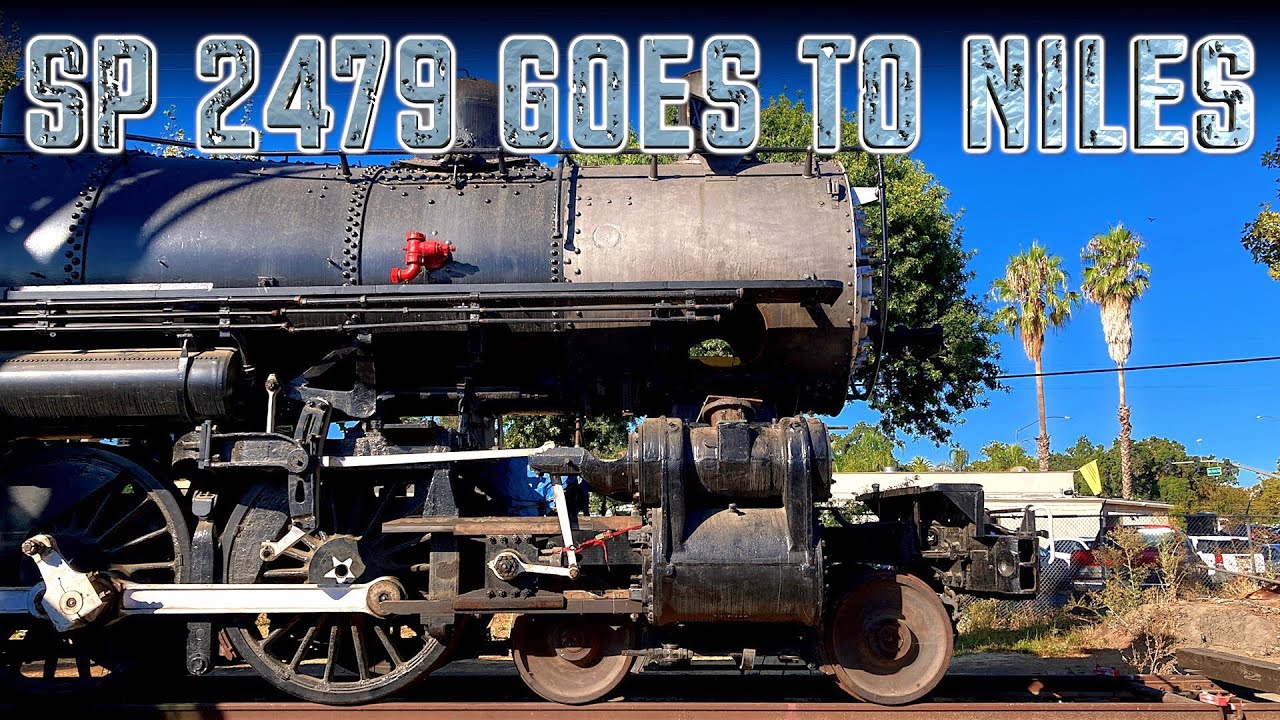 Southern Pacific 2479 переезжает на железную дорогу Niles Canyon