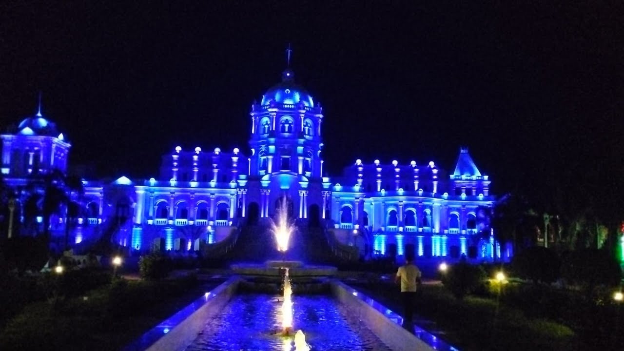 আজ আমরা গেলাম ত্রিপুরার রাজবাড়ির লাইটিং শো দেখতে।