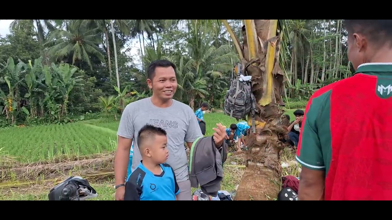 Banyak Sampah menumpuk. Buang lah sampah pada tempat nya