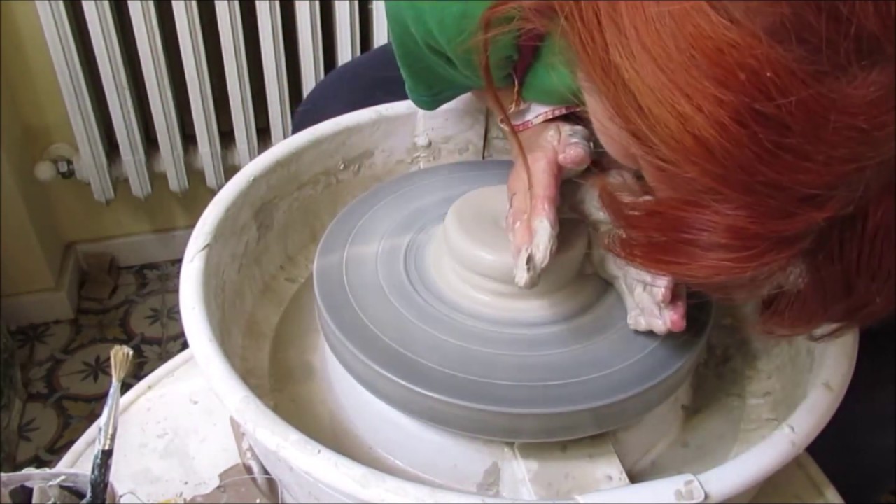 Come nasce una tazza  al tornio?