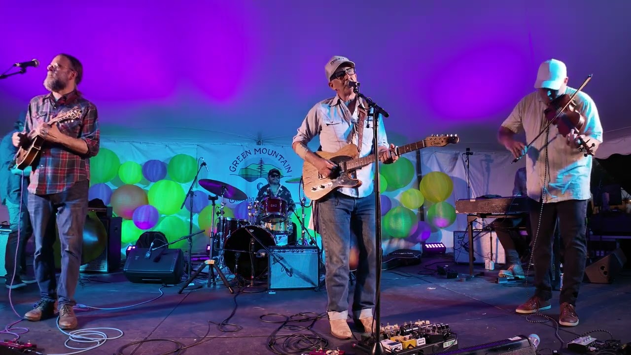 12 Oval Room 2025-08-14 Brett Hughes and the Honky Tonk Crowd  @ GMBR Festival VT